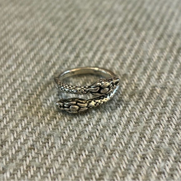 4pc. Snake Rings - Picture 5 of 8